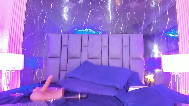 XXX chat uživo modela BustyGlow