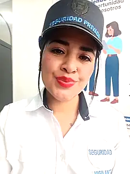 MAYE__13 – Naživo XXX chat