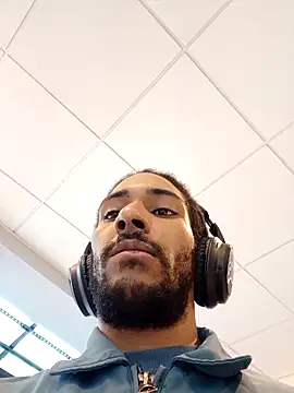 Mikaaa97 现场XXX聊天