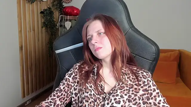 Chat +18 de FreyaVey ao vivo