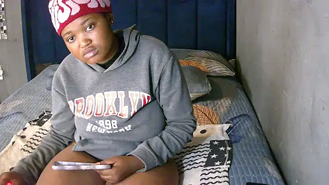 FREAKBARBIE02: онлайн-секс-чат