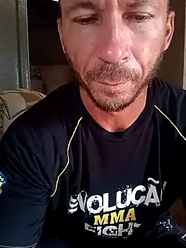 Chat XXX en directo de RobertoLuiz84