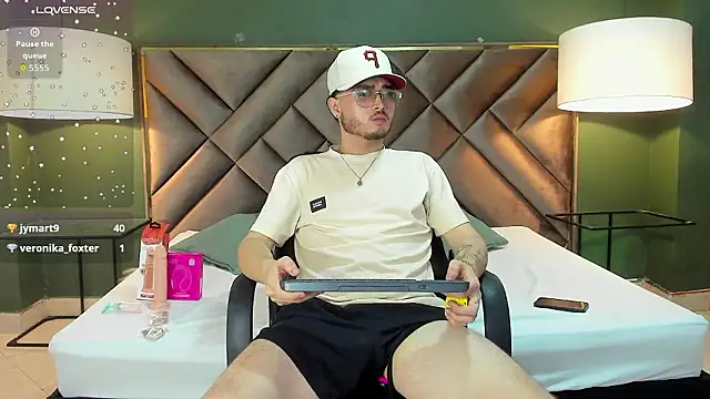 Chat XXX en directo de Salvattore_Muller