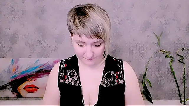 Djullia Live XXX-chat