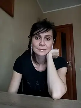 Francenia_lolis Chat XXX live