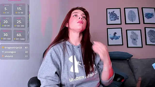 Jenniekim_18 élő XXX-chatje