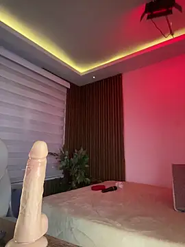 MiaTorres4: απευθείας συνομιλία ΧΧΧ