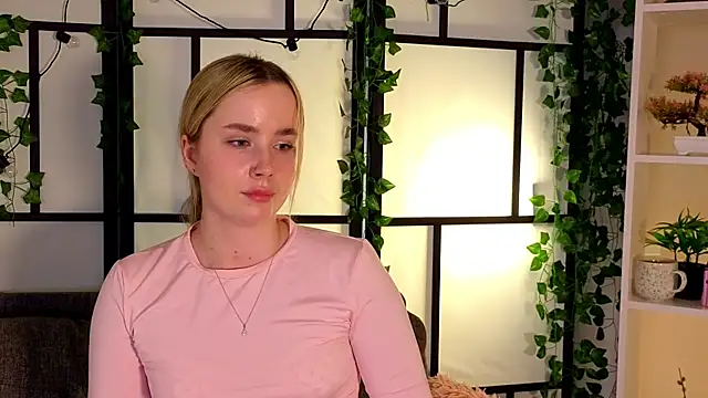 IvetteLabore's Live XXX Chat