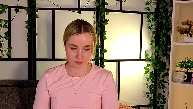 IvetteLaboren Live XXX chat