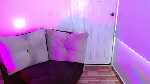 Онлайн чат XXX milfrousse