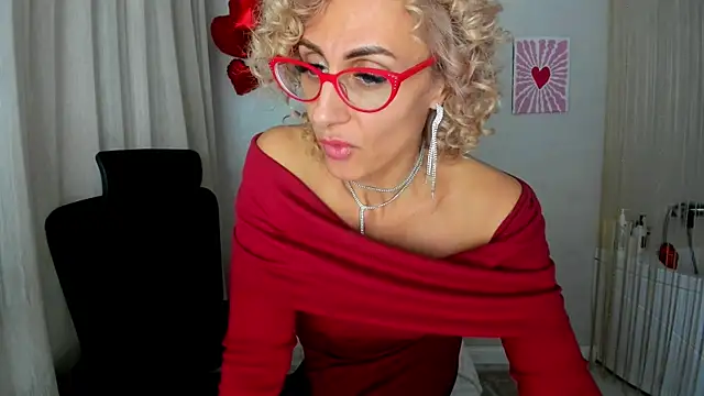 MuseOfStage Adlı Modelin Canlı XXX Sohbeti