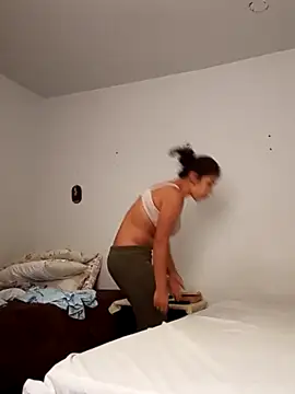 Anamaria-24 – Live XXX-chat