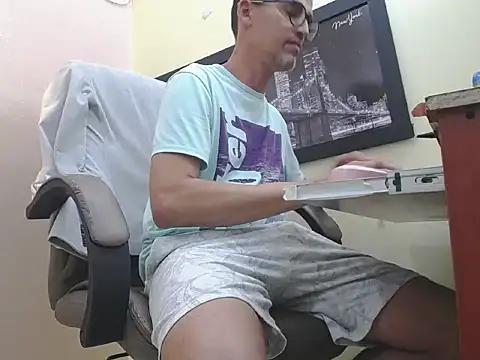 Czat XXX na żywo – Oswalldo__