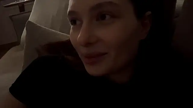 NyxaraBloom's Live XXX Chat