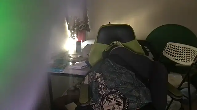 Chatroom XXX en direct de StuntingSpunMarine69