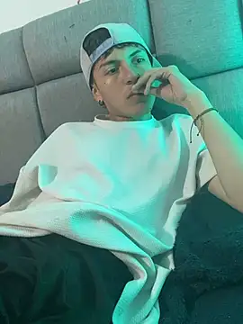 Онлайн чат XXX NaytonFreeman