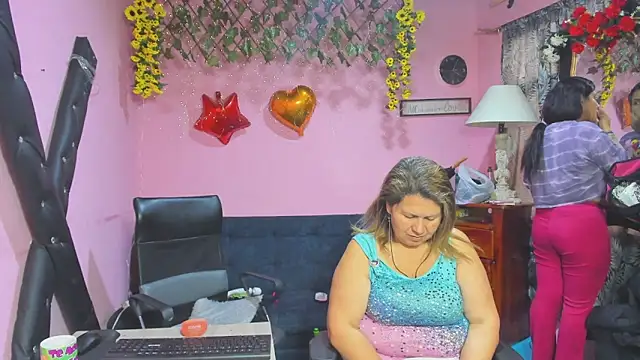 Chat +18 de lesbiancuple ao vivo