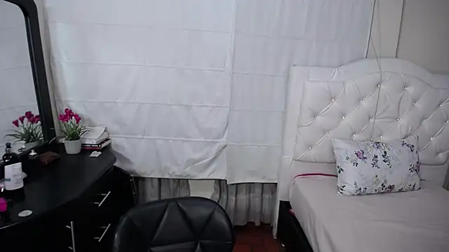 Chat +18 de infinitysex1 ao vivo