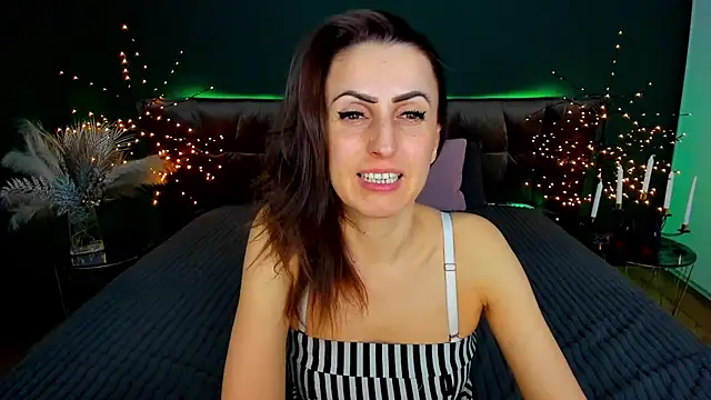 Rebecca_Diamond 现场XXX聊天