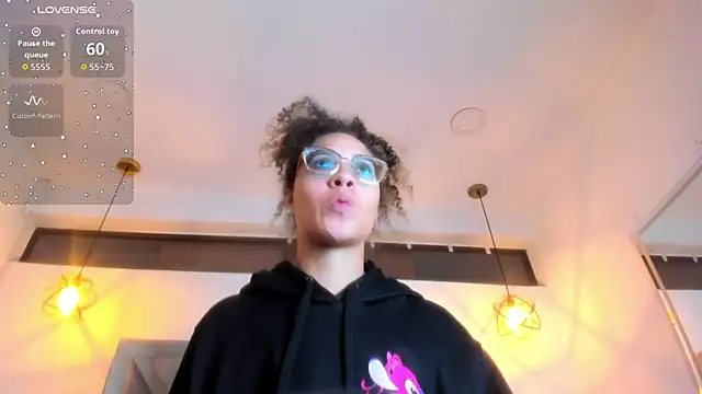 Hanna_Cornee_'s Live XXX Chat