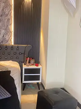 Lolagolden1 élő XXX-chatje