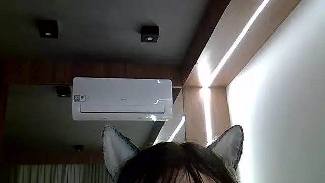 SkinnyKitten élő XXX-chatje