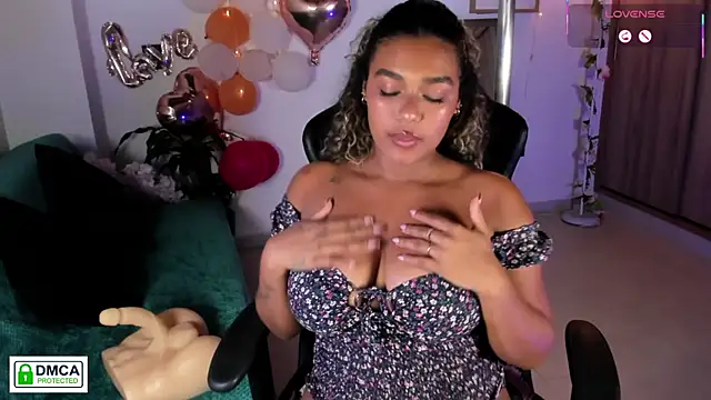 แชท XXX สดของ aleja_montiel__