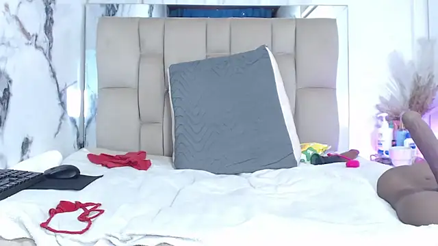 แชท XXX สดของ Rachele_x