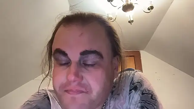 RaeganV Show in webcam