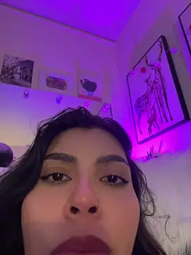 GigiiStone: онлайн-секс-чат