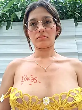 Ary-18 Live XXX-chat