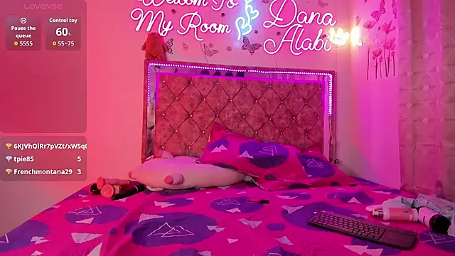 Dana-Alabi's Live XXX Chat