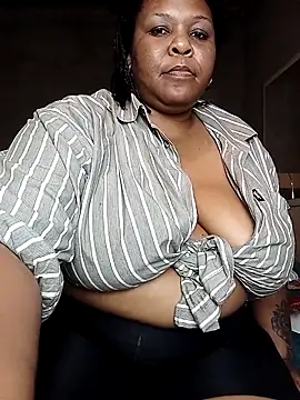 Moretl 即時 XXX 聊天