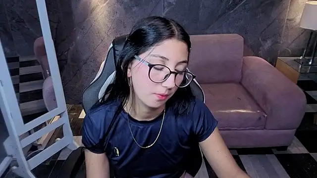 Sophie_jones_b 即時 XXX 聊天