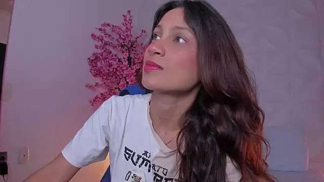 cora_22 Live XXX-Chat