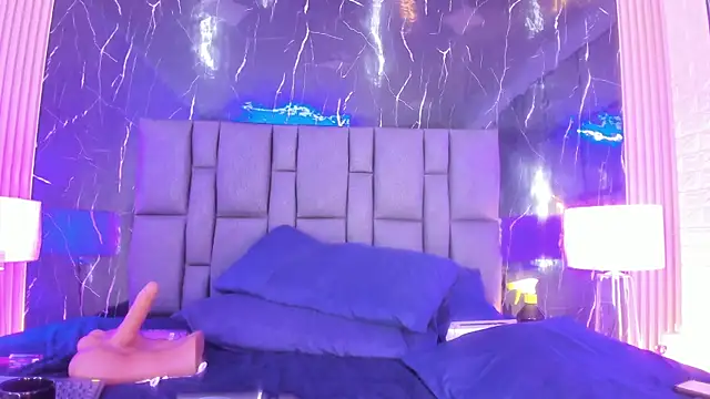 BustyGlow Chat XXX in diretta