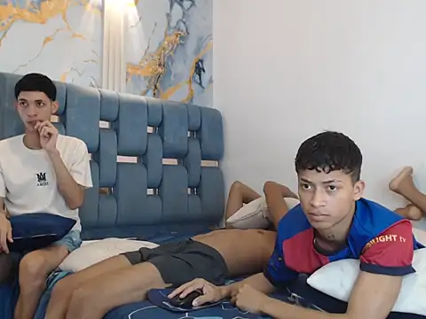 Онлайн чат XXX GOLD_BOYS