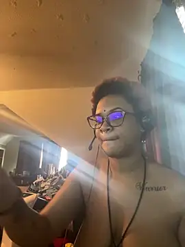 Živý XXX chat nickytheehawtie