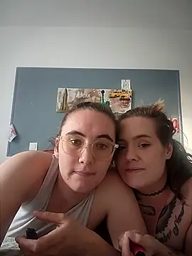 AndHerXO Show in webcam