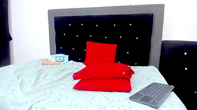 vfridaper 现场XXX聊天