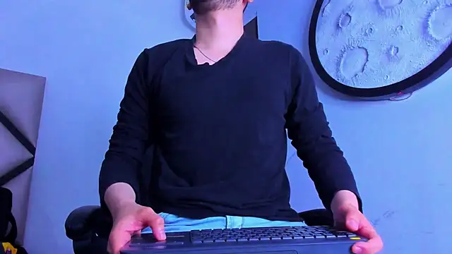 mike_257 Live XXX Chat