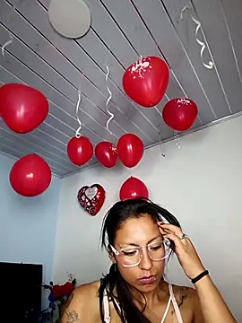 SamathaMay 即時 XXX 聊天