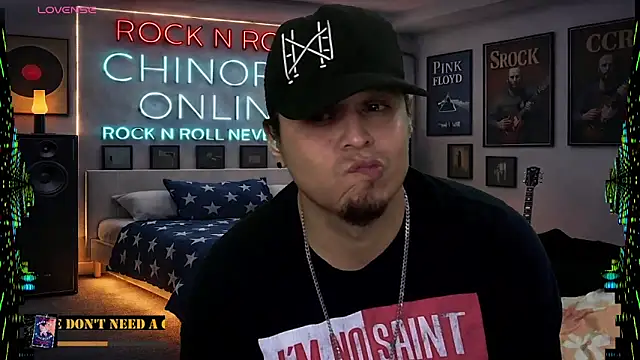 chino_roz élő XXX-chatje