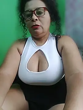 Amarantha25's Live XXX Chat