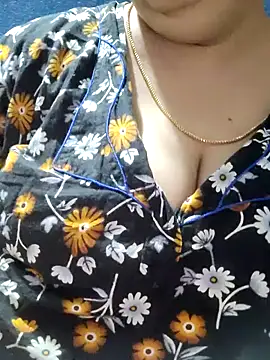 tamilthanushri élő XXX-chatje