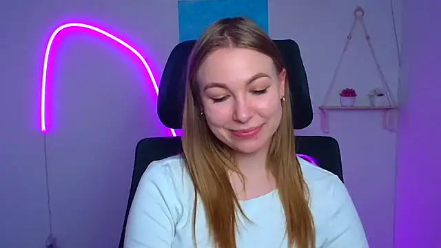 Dana_flowers élő XXX-chatje