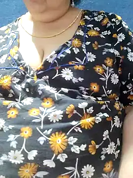 tamilthanushri Live XXX Chat