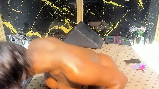 NahomyOwen Adlı Modelin Canlı XXX Sohbeti