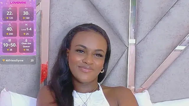 Sally-Noa Chat XXX in diretta