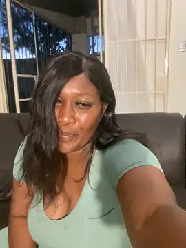 Cardiebae89 Adlı Modelin Canlı XXX Sohbeti